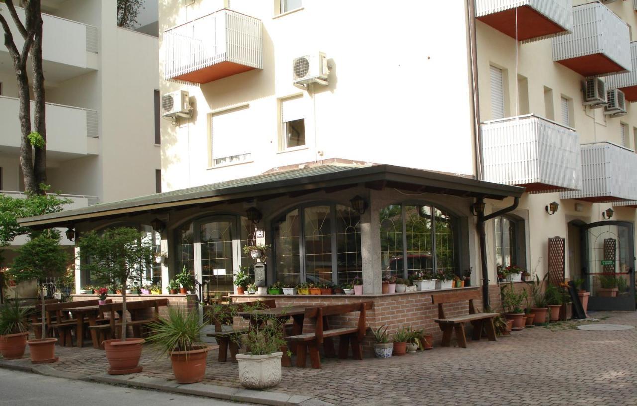 Hotel La Quercia Lignano Sabbiadoro Zewnętrze zdjęcie